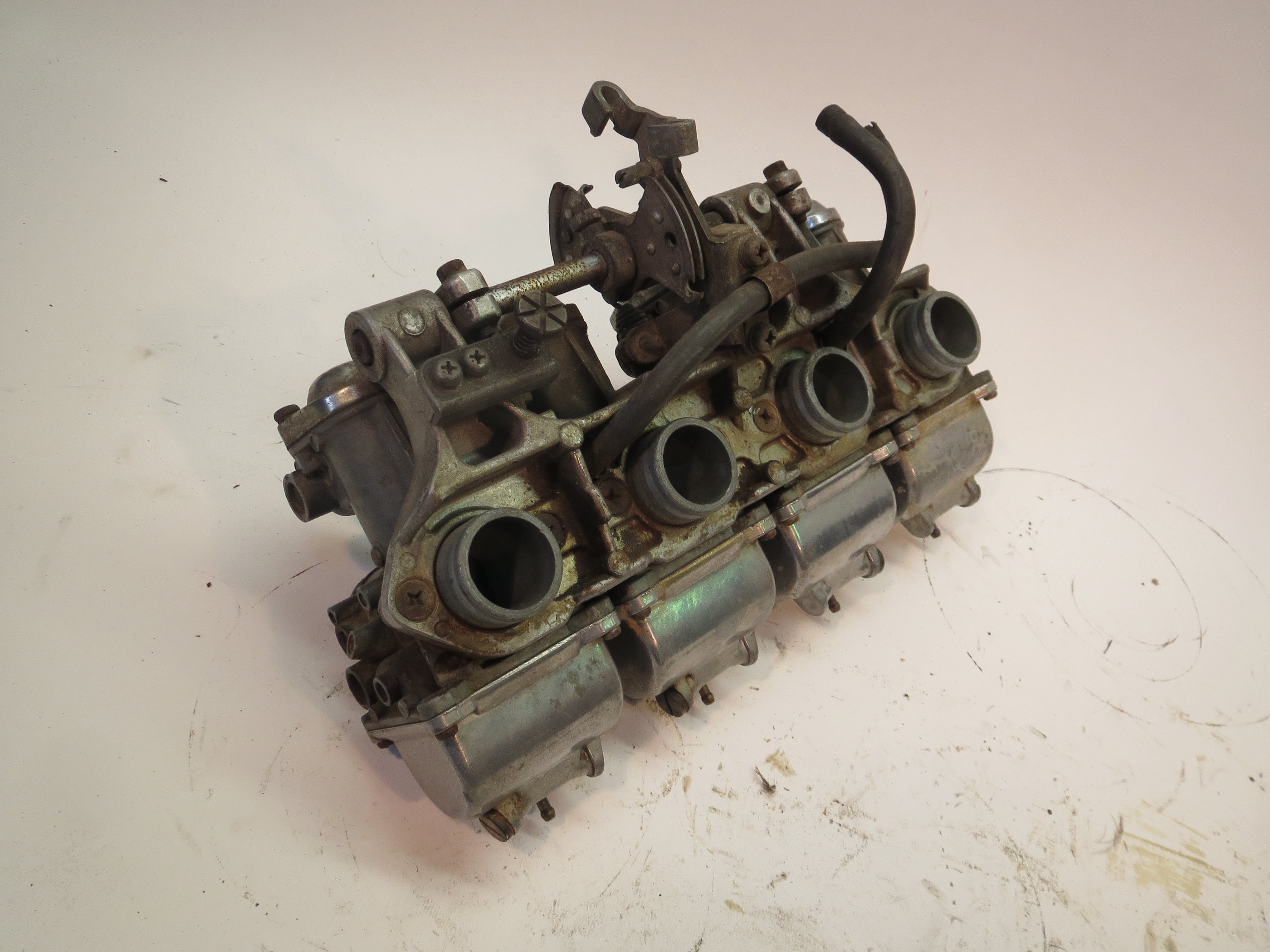 cb550 carbs