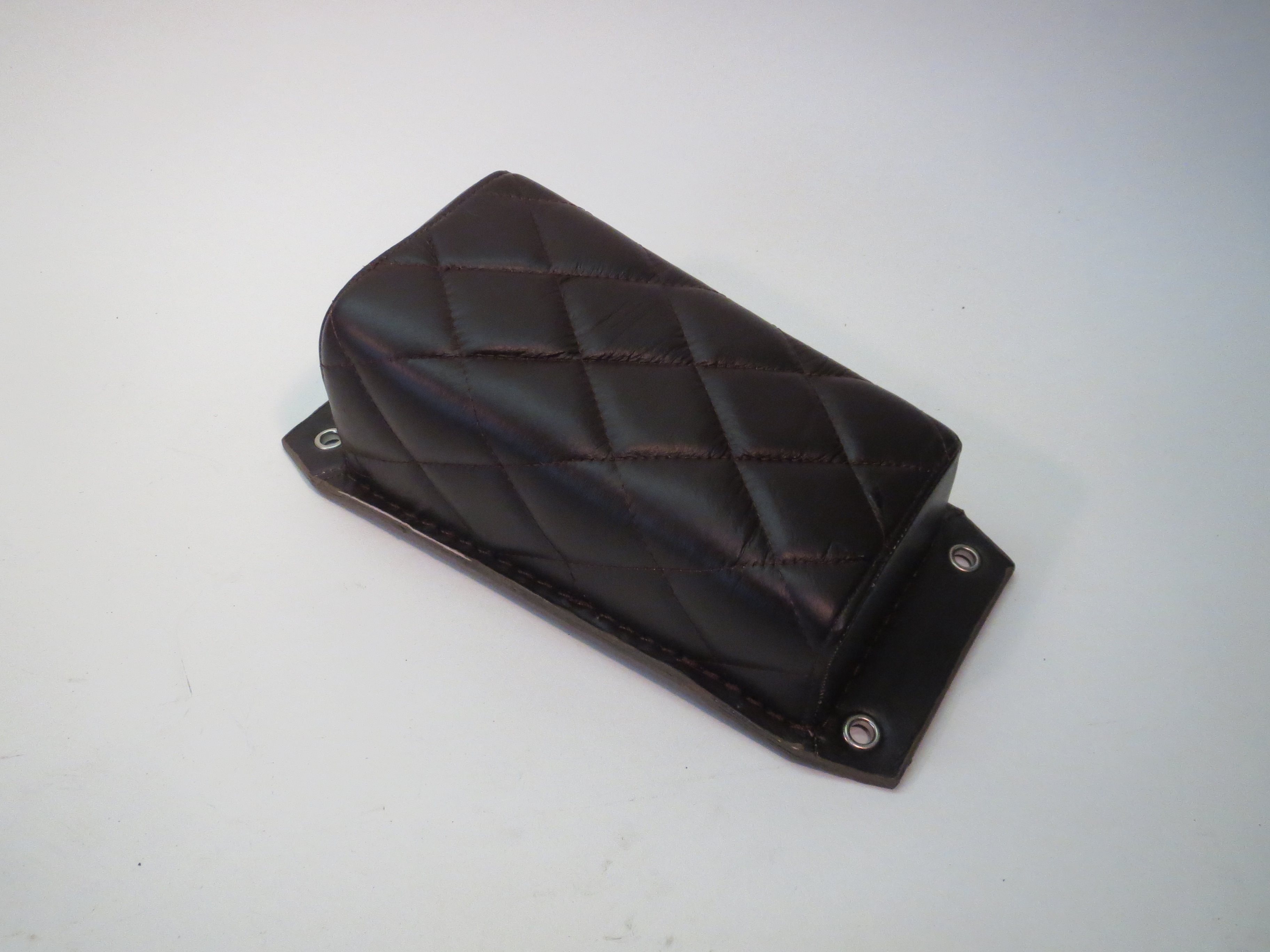 Loc:TS 2111A/DTL Diamond Pattern Pillion Pad Tan Leather 